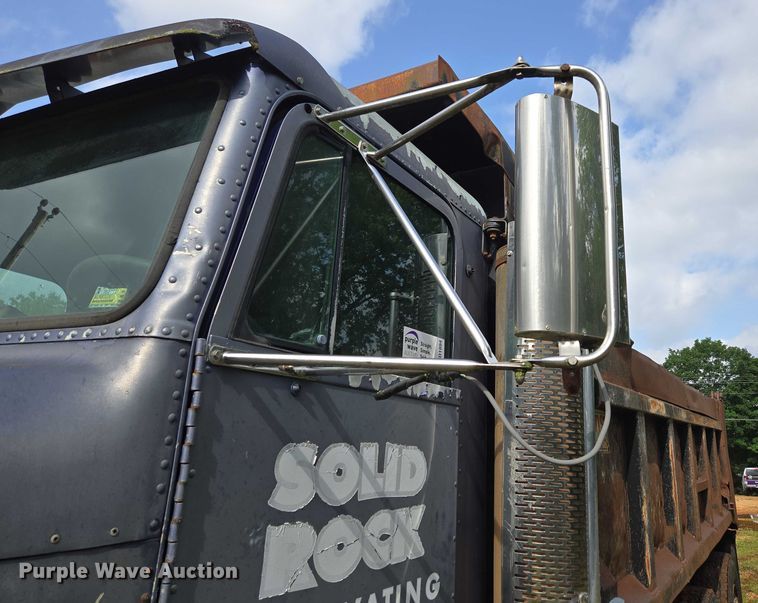 image for item ED1994 1989 Freightliner FLD120 dump truck