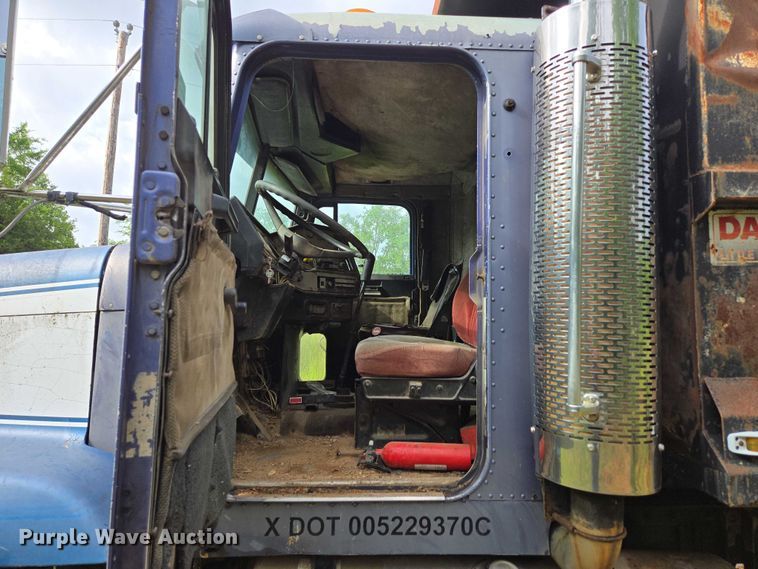 image for item ED1994 1989 Freightliner FLD120 dump truck