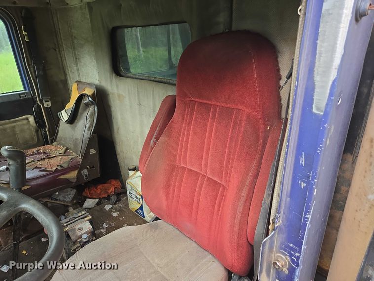 image for item ED1994 1989 Freightliner FLD120 dump truck