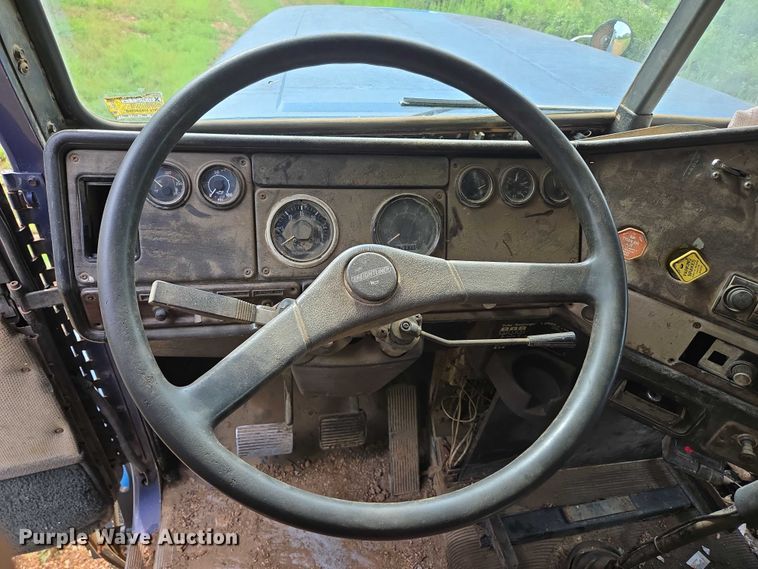 image for item ED1994 1989 Freightliner FLD120 dump truck