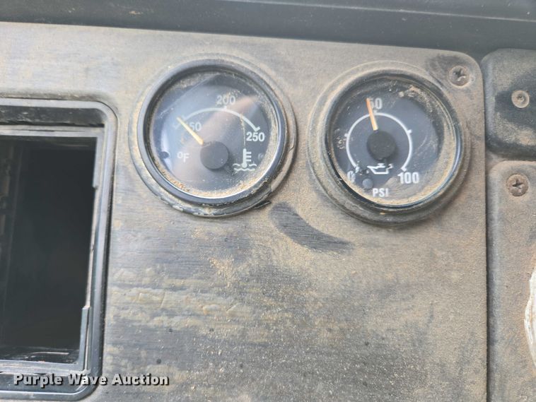 image for item ED1994 1989 Freightliner FLD120 dump truck