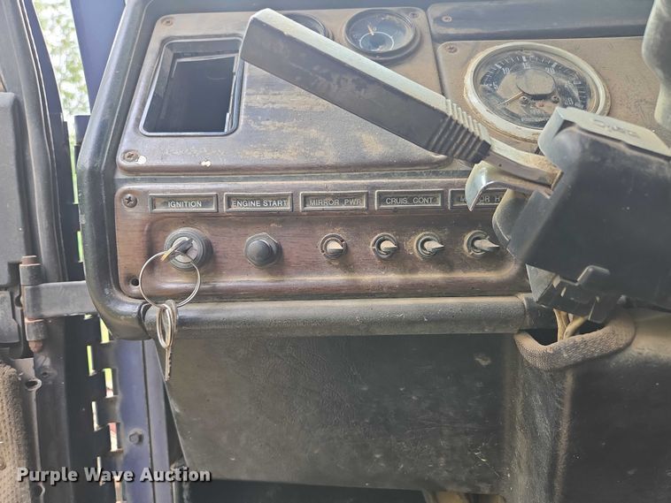 image for item ED1994 1989 Freightliner FLD120 dump truck