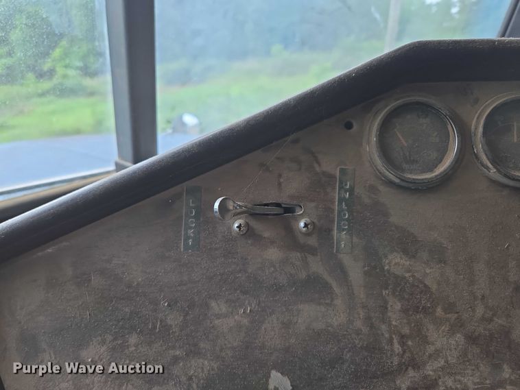 image for item ED1994 1989 Freightliner FLD120 dump truck