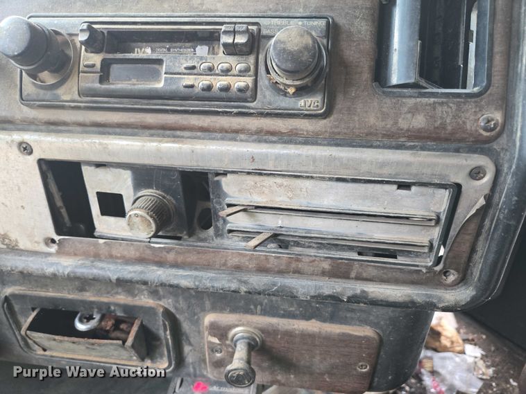 image for item ED1994 1989 Freightliner FLD120 dump truck