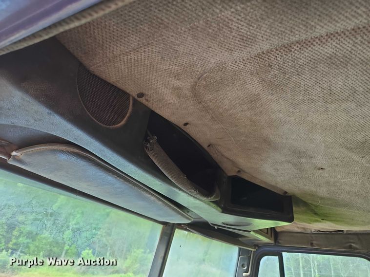 image for item ED1994 1989 Freightliner FLD120 dump truck