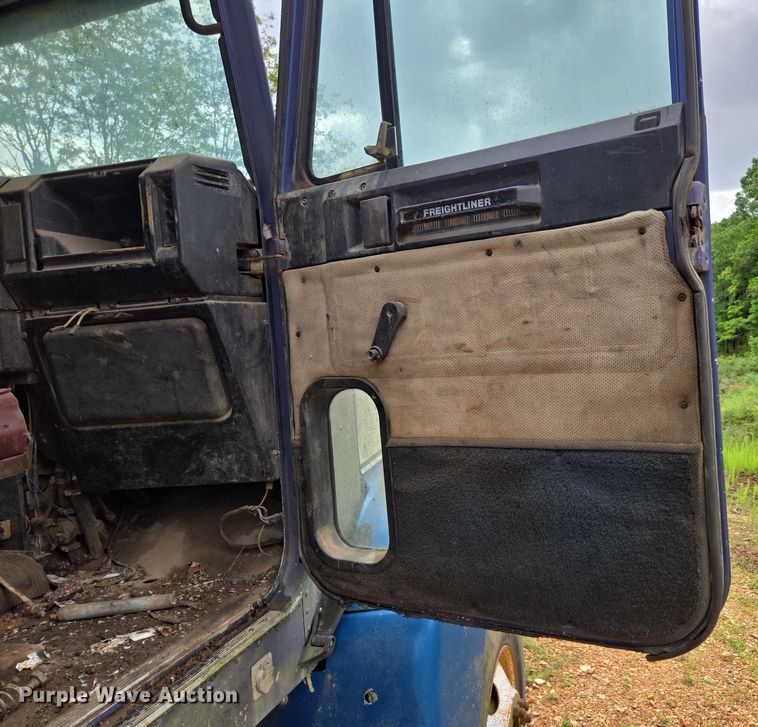 image for item ED1994 1989 Freightliner FLD120 dump truck