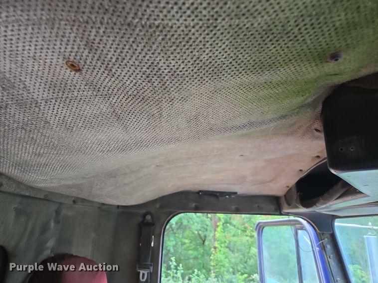 image for item ED1994 1989 Freightliner FLD120 dump truck