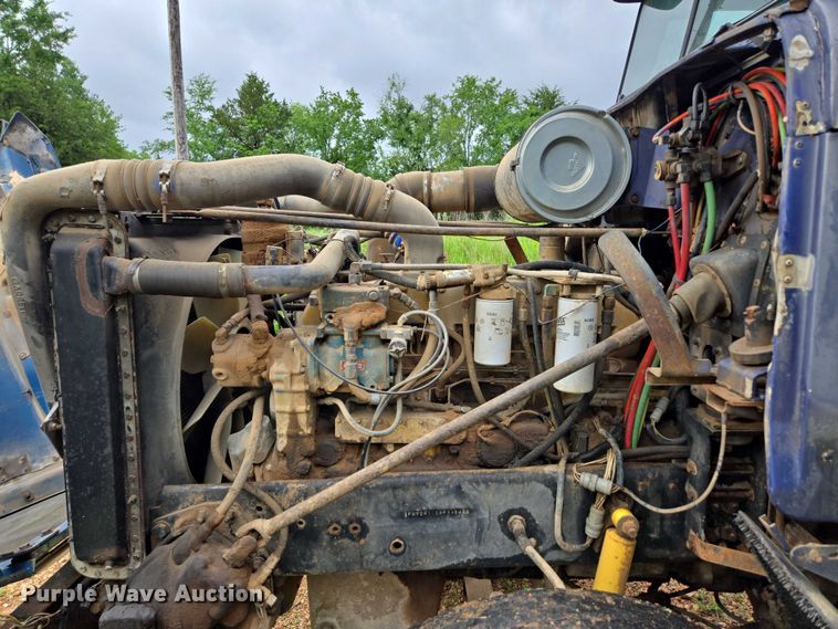 image for item ED1994 1989 Freightliner FLD120 dump truck