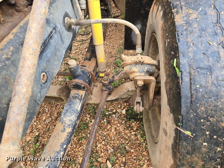 image for item ED1994 1989 Freightliner FLD120 dump truck