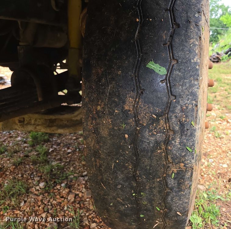 image for item ED1994 1989 Freightliner FLD120 dump truck