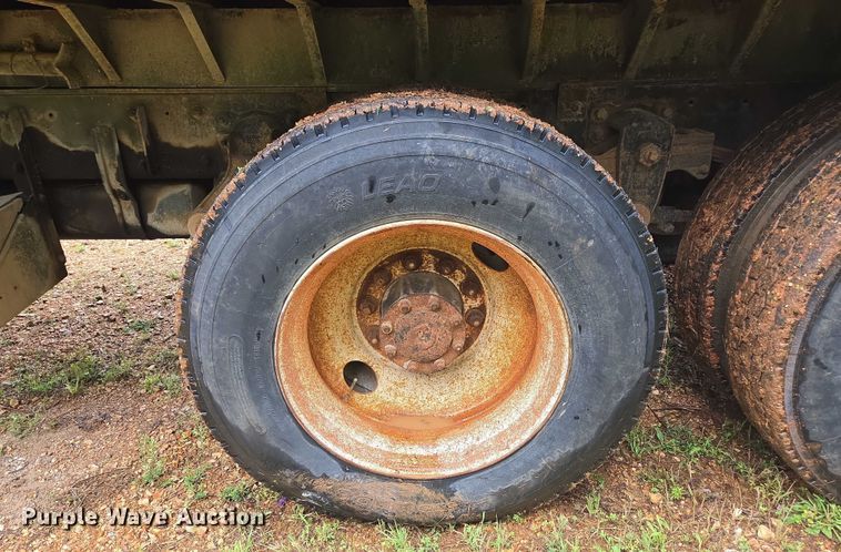 image for item ED1994 1989 Freightliner FLD120 dump truck