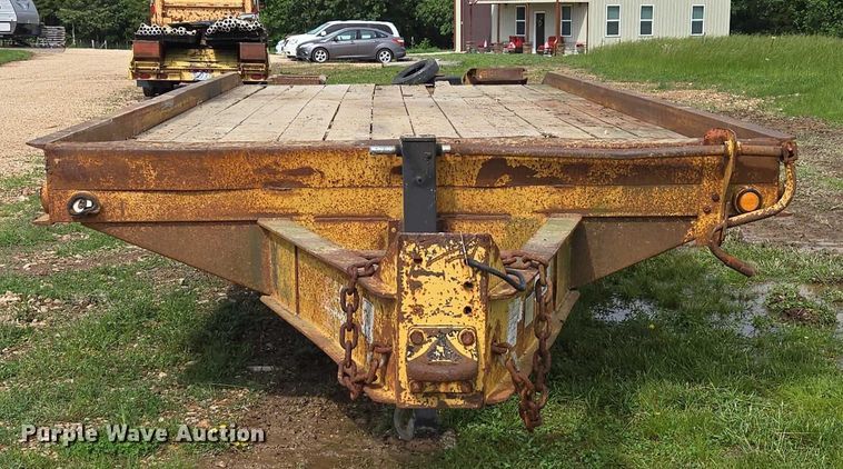 image for item ED1995 2000 Belshe DT-225 equipment trailer