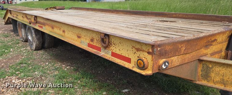 image for item ED1995 2000 Belshe DT-225 equipment trailer