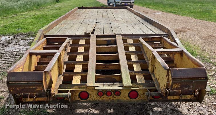 image for item ED1995 2000 Belshe DT-225 equipment trailer