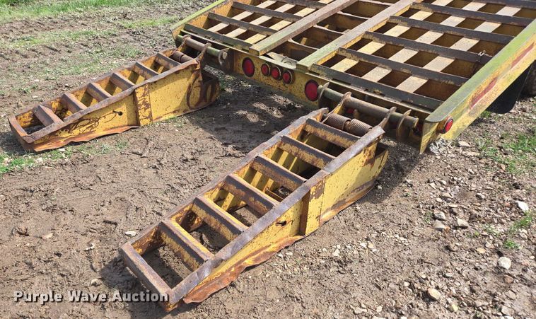 image for item ED1995 2000 Belshe DT-225 equipment trailer