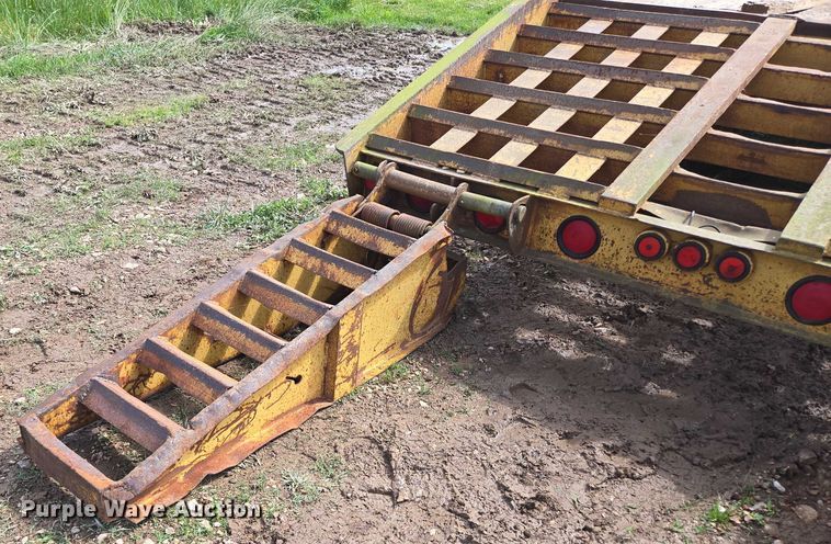 image for item ED1995 2000 Belshe DT-225 equipment trailer