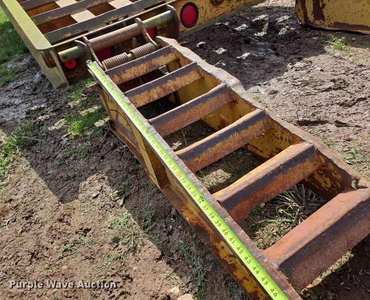 image for item ED1995 2000 Belshe DT-225 equipment trailer