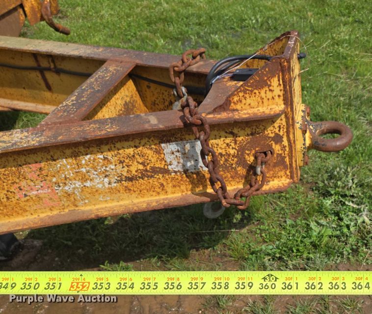 image for item ED1995 2000 Belshe DT-225 equipment trailer