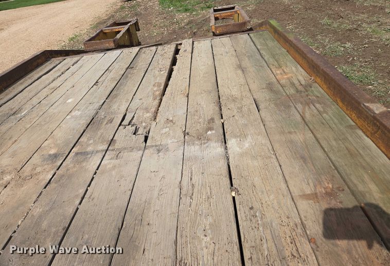 image for item ED1995 2000 Belshe DT-225 equipment trailer