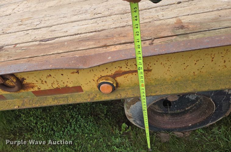 image for item ED1995 2000 Belshe DT-225 equipment trailer