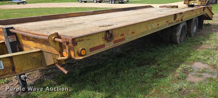 image for item ED1995 2000 Belshe DT-225 equipment trailer