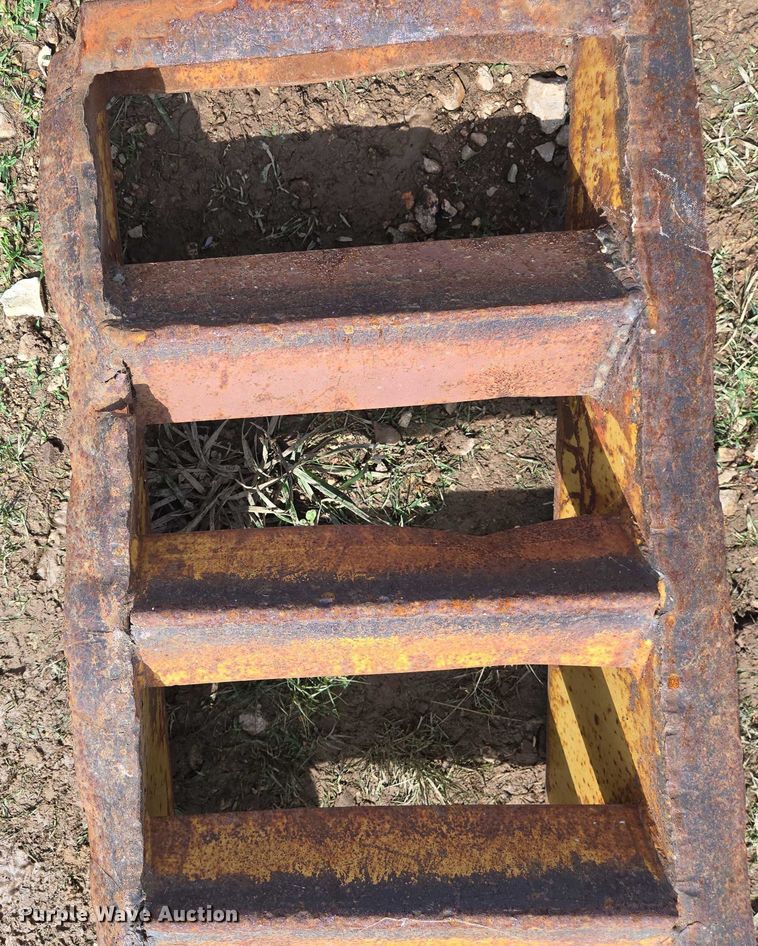 image for item ED1995 2000 Belshe DT-225 equipment trailer