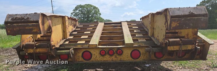 image for item ED1995 2000 Belshe DT-225 equipment trailer