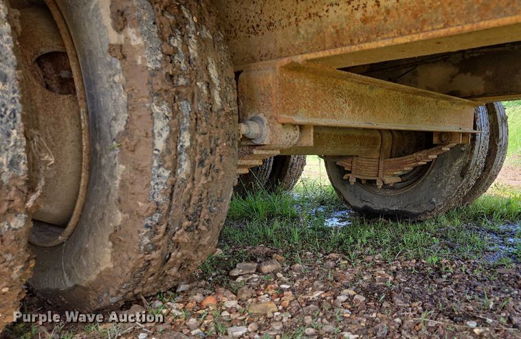 image for item ED1995 2000 Belshe DT-225 equipment trailer