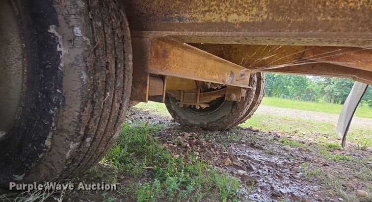 image for item ED1995 2000 Belshe DT-225 equipment trailer