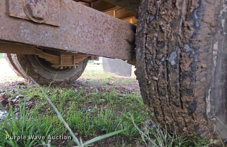 image for item ED1995 2000 Belshe DT-225 equipment trailer