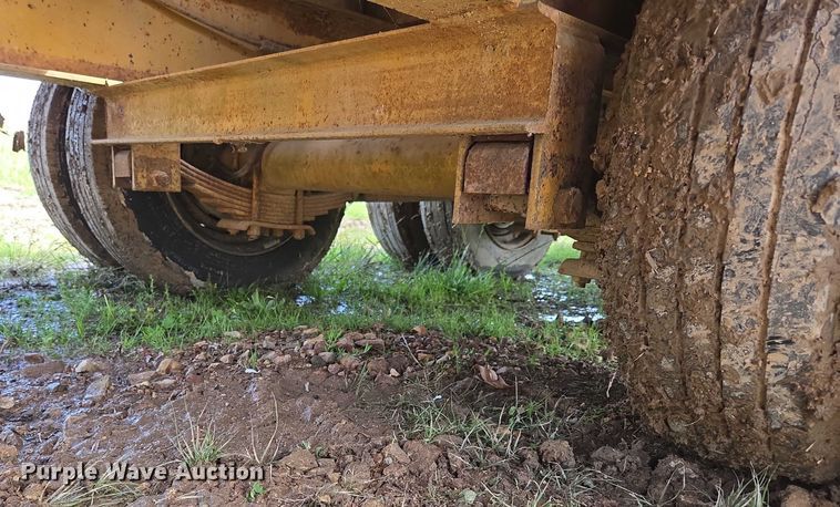 image for item ED1995 2000 Belshe DT-225 equipment trailer