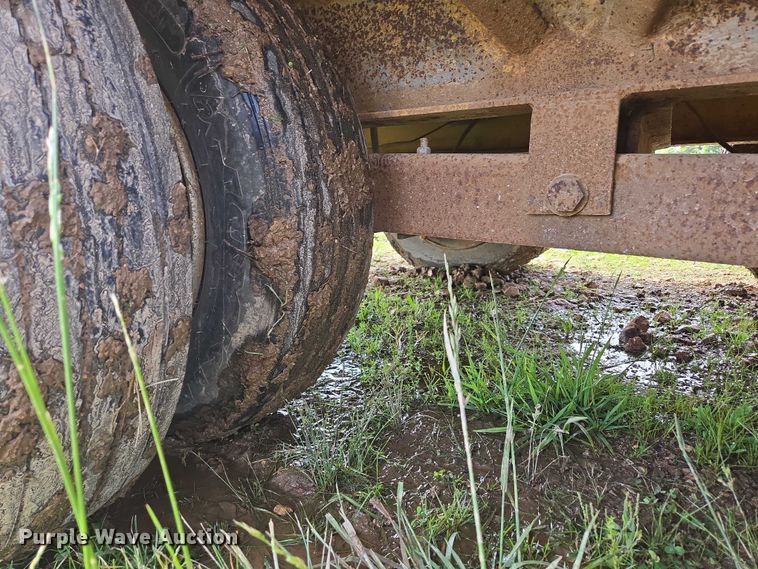 image for item ED1995 2000 Belshe DT-225 equipment trailer