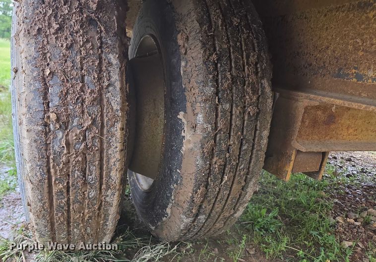 image for item ED1995 2000 Belshe DT-225 equipment trailer