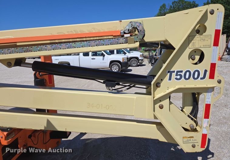 image for item ED1999 2013 JLG T500J boom lift