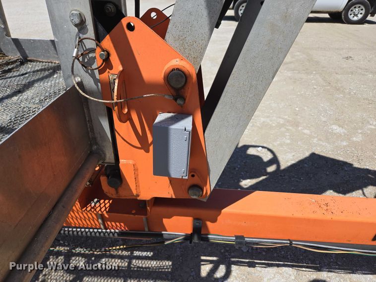 image for item ED1999 2013 JLG T500J boom lift