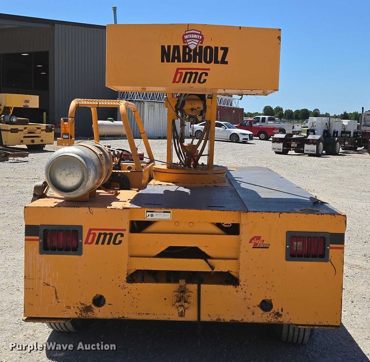 image for item ED2000 1994 Broderson IC-80-2D crane