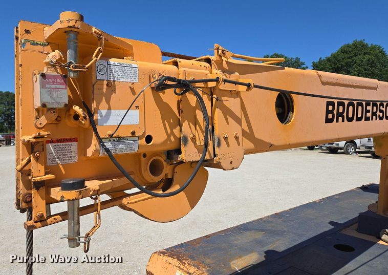 image for item ED2000 1994 Broderson IC-80-2D crane