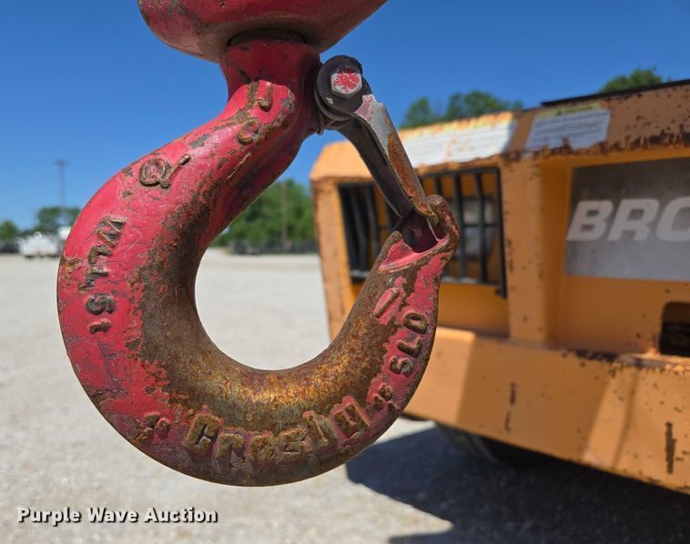 image for item ED2000 1994 Broderson IC-80-2D crane