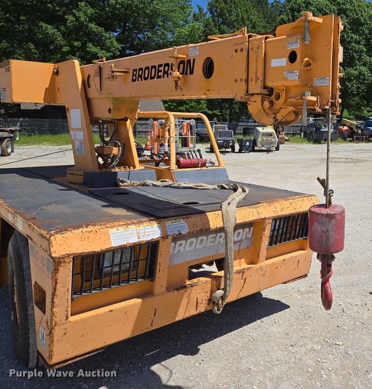 image for item ED2000 1994 Broderson IC-80-2D crane