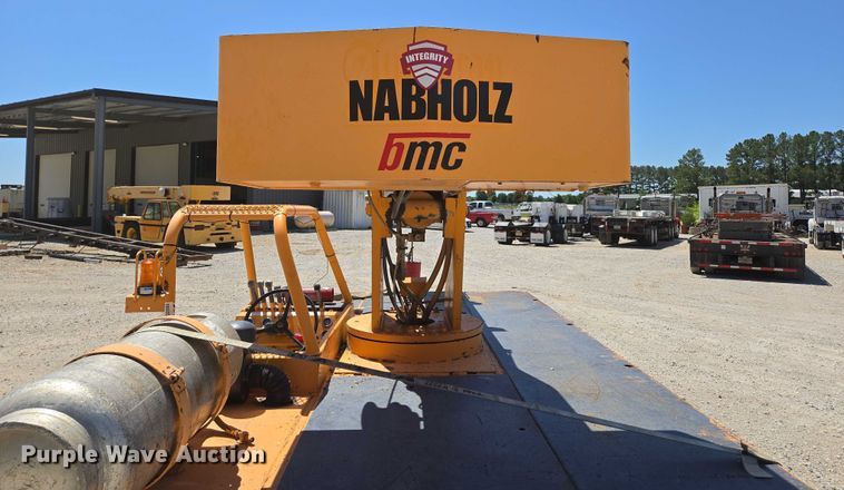 image for item ED2000 1994 Broderson IC-80-2D crane