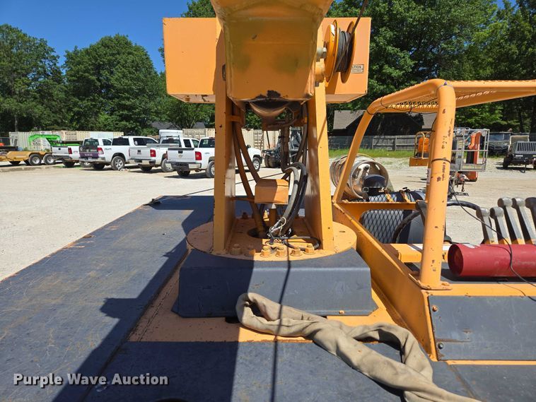 image for item ED2000 1994 Broderson IC-80-2D crane