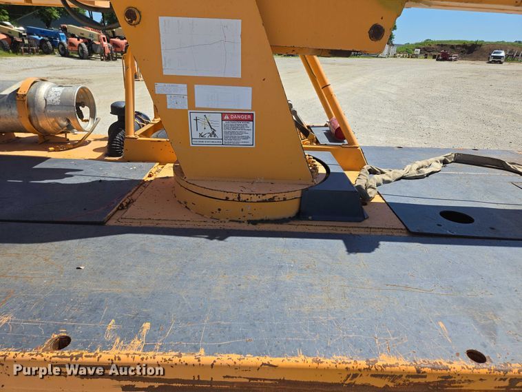 image for item ED2000 1994 Broderson IC-80-2D crane