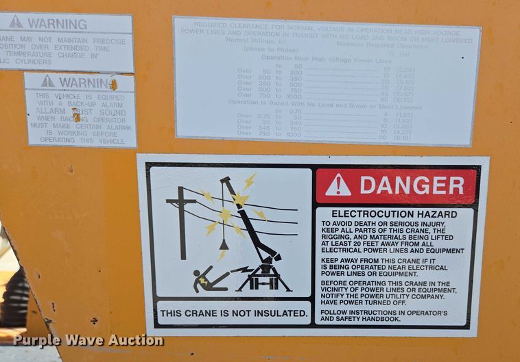 image for item ED2000 1994 Broderson IC-80-2D crane