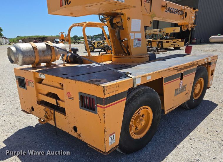image for item ED2000 1994 Broderson IC-80-2D crane