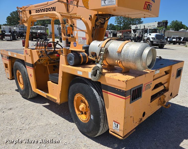 image for item ED2000 1994 Broderson IC-80-2D crane