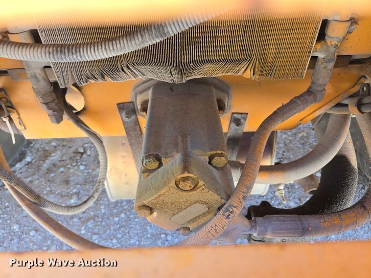 image for item ED2000 1994 Broderson IC-80-2D crane