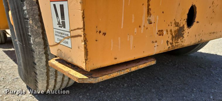 image for item ED2000 1994 Broderson IC-80-2D crane