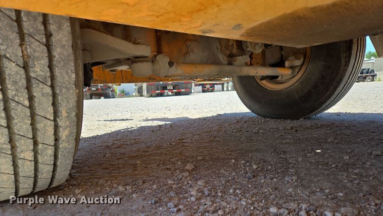 image for item ED2000 1994 Broderson IC-80-2D crane