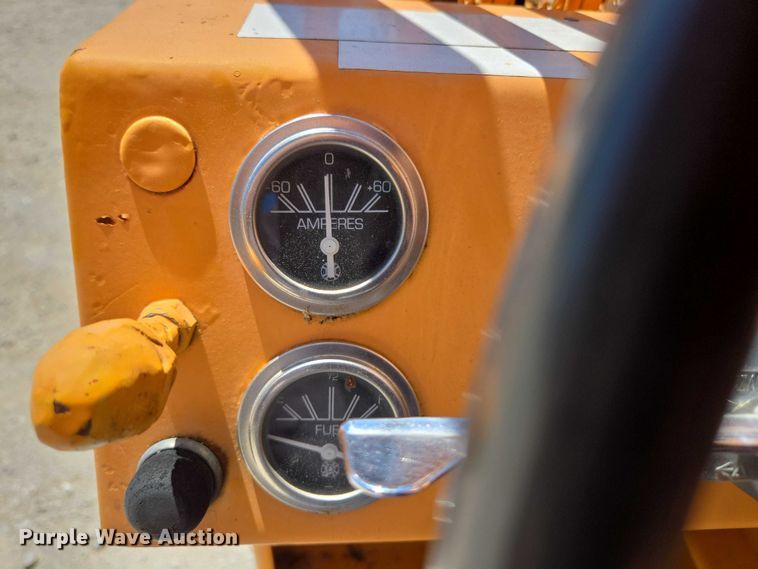 image for item ED2000 1994 Broderson IC-80-2D crane