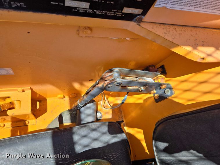 image for item ED2000 1994 Broderson IC-80-2D crane